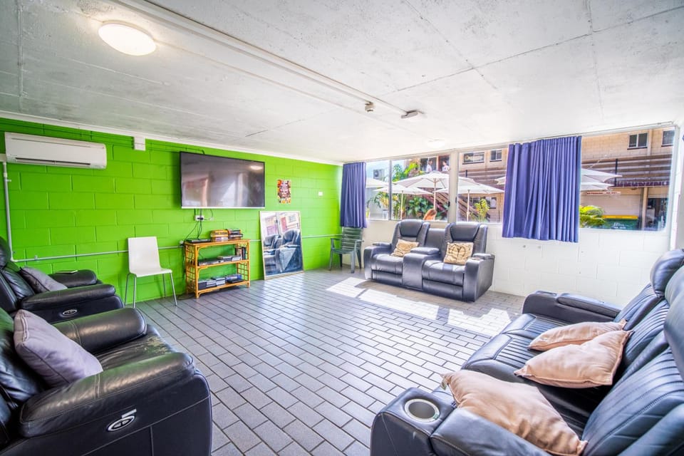 Shared lounge/TV area