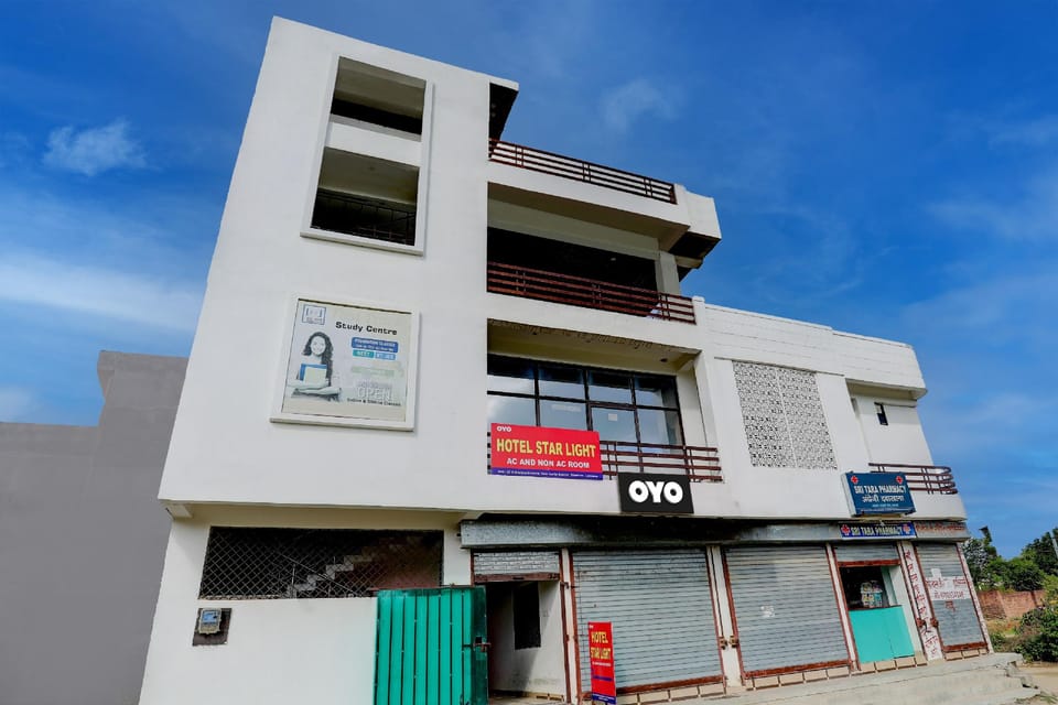Hotel O Starlight Hotel in Lucknow