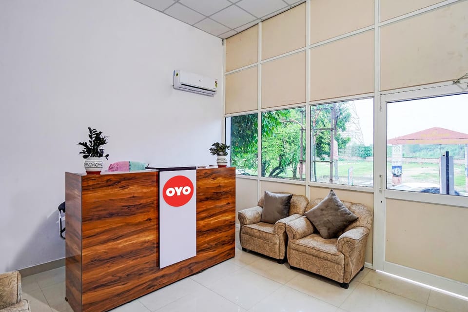 Spot On Sunlike Place Hotel in Uttar Pradesh