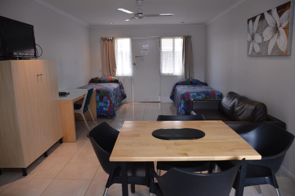 Rover Motel Apartment hotel in Mackay