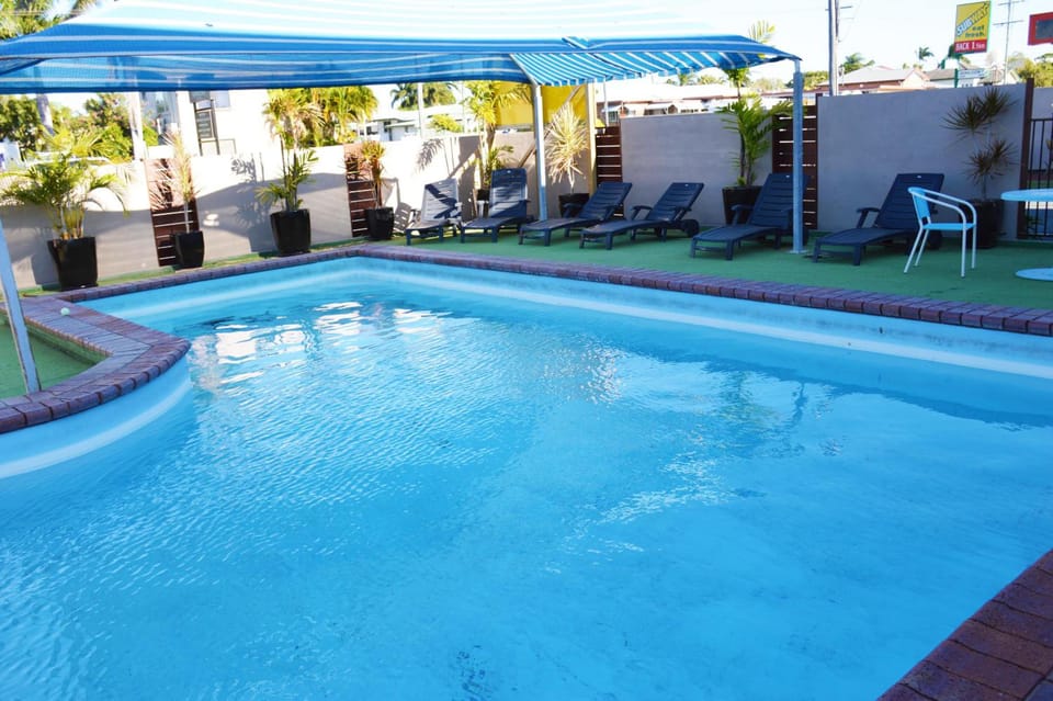 Rover Motel Apartment hotel in Mackay