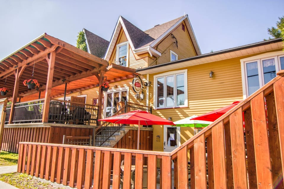 Auberge Au Soleil Levant Inn in Maine