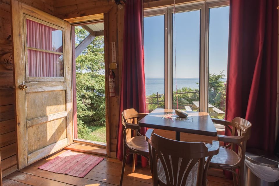 Auberge/Chalet Griffon Aventure Hostel in Newfoundland and Labrador