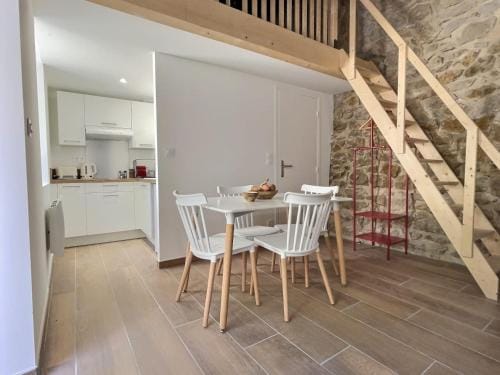 LE RELAIS DE CRUSSOL Hotel in Provence-Alpes-Côte d'Azur