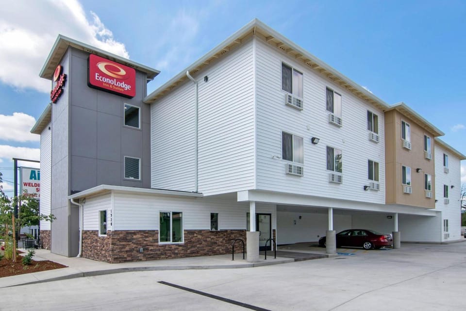 Econo Lodge Inn & Suites Springfield Main Street Hotel in Springfield