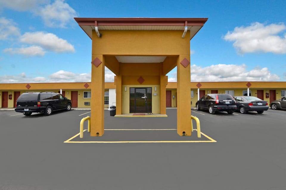 Charleston Eagle Inn Motel in Kentucky