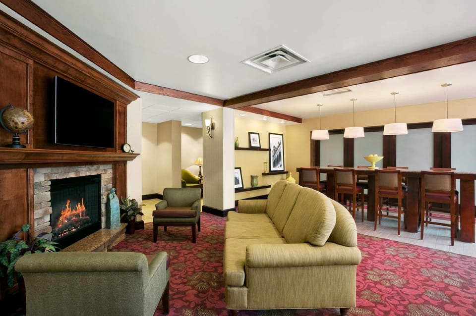Hampton Inn Erie-South Hotel in Millcreek Township