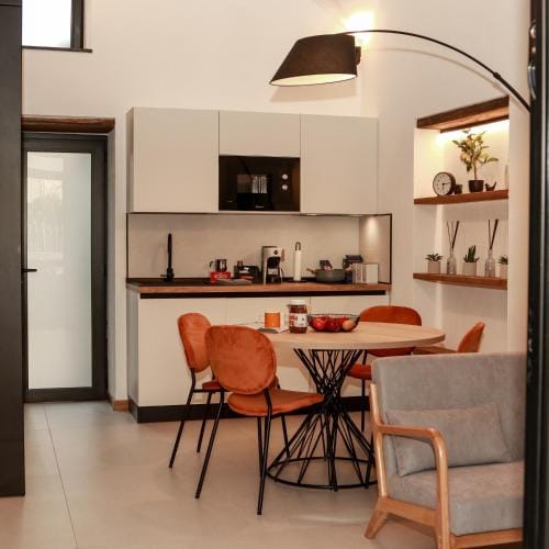 Dislocati BnB - Jacuzzi privata - Cucina - TV60" - Minimal Luxury Hotel in Campania