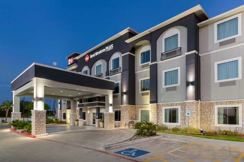 Best Western Plus Pleasanton Hotel Hotel in Rio Grande