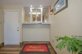 Econo Lodge Sharon - Foxborough Hotel in Walpole