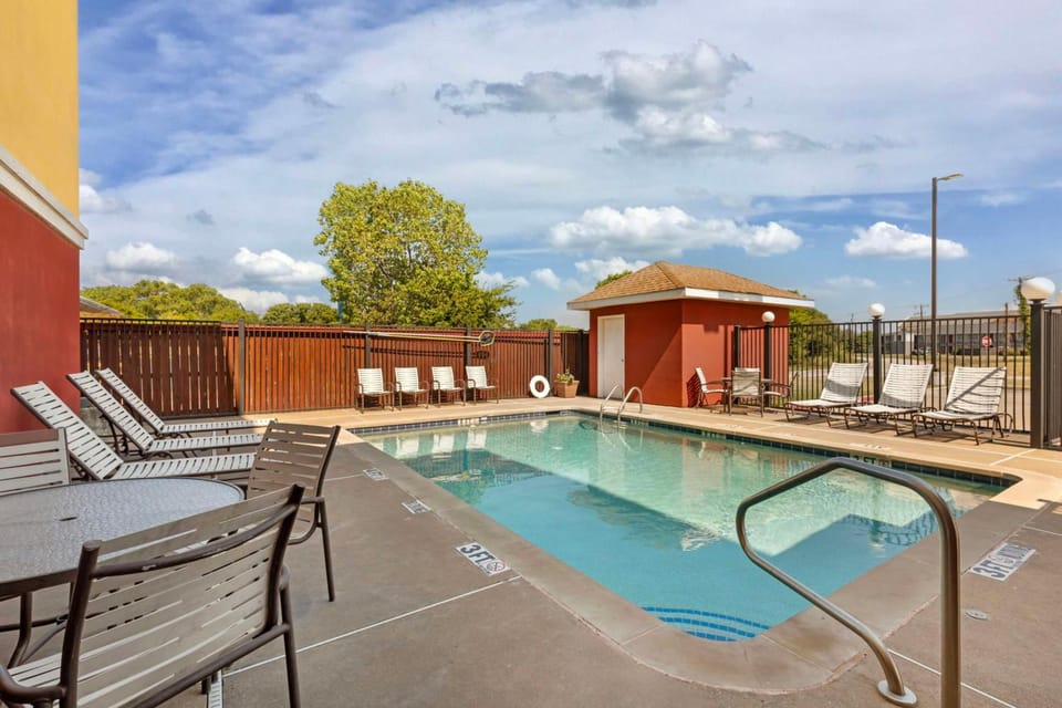 Best Western Plus Waco North Hotel in Bellmead