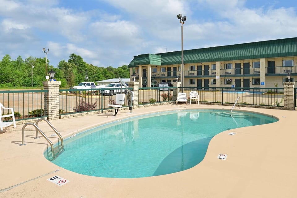Americas Best Value Inn Winona Hotel in Mississippi