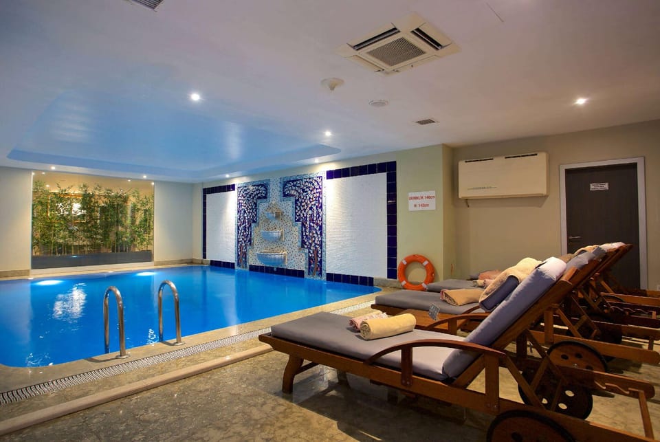 Swimming pool