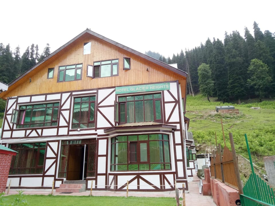 Hotel Glacier Heights Hotel in India