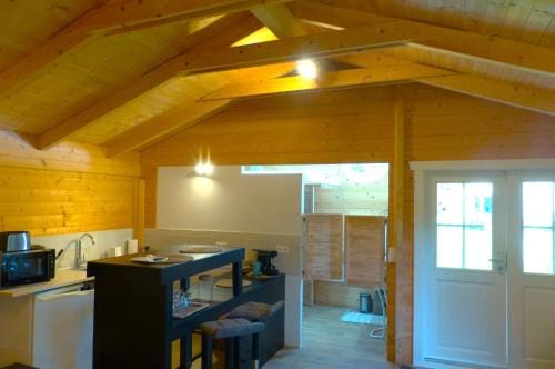 Wood-and-work Hotel in Flanders