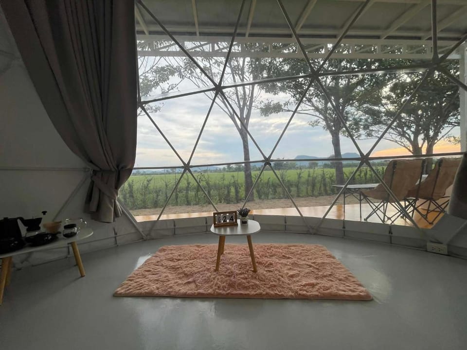 Whitehouse resort Hotel in Thailand