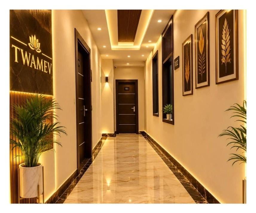 Hotel Twamev Couple Friendly Laxmi Nagar Hotel in New Delhi