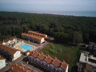 Beautiful two bedroom apartment in a residence with swimming pool by Beahost Hotel in Rosolina Mare