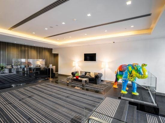 Mega Style Apartments Epic Hotel in Southbank
