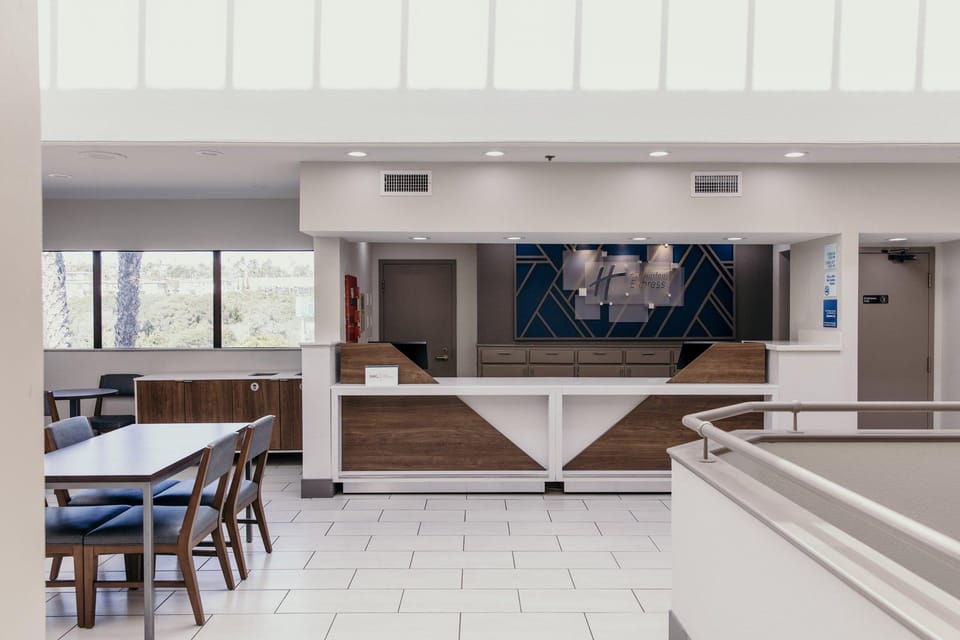 Holiday Inn Express Grover Beach-Pismo Beach Area By IHG Hotel in Grover Beach