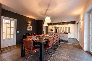 HUSWELL - Fabulous house for 8 people with sunny garden Hotel in Knokke-Heist