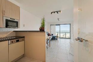 Cosy apartment with amazing beach view Hotel in Ostend
