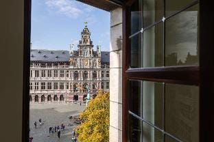 Modern apartment on top location in Antwerp Hotel in Antwerp