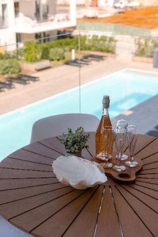 Beautiful apartment with pool  terrace and parking Hotel in Koksijde