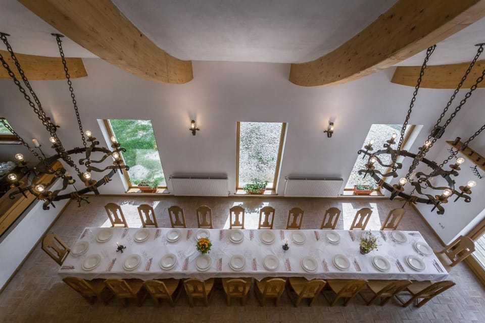 Hanul Vatra Inn in Romania