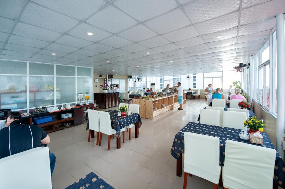 Palm Beach Hotel Hotel in Nha Trang