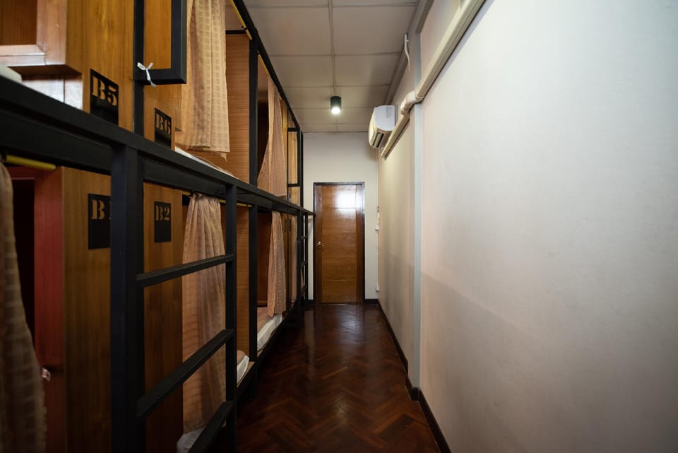 OYO 612 Hansa Hostel Hostel in Bangkok