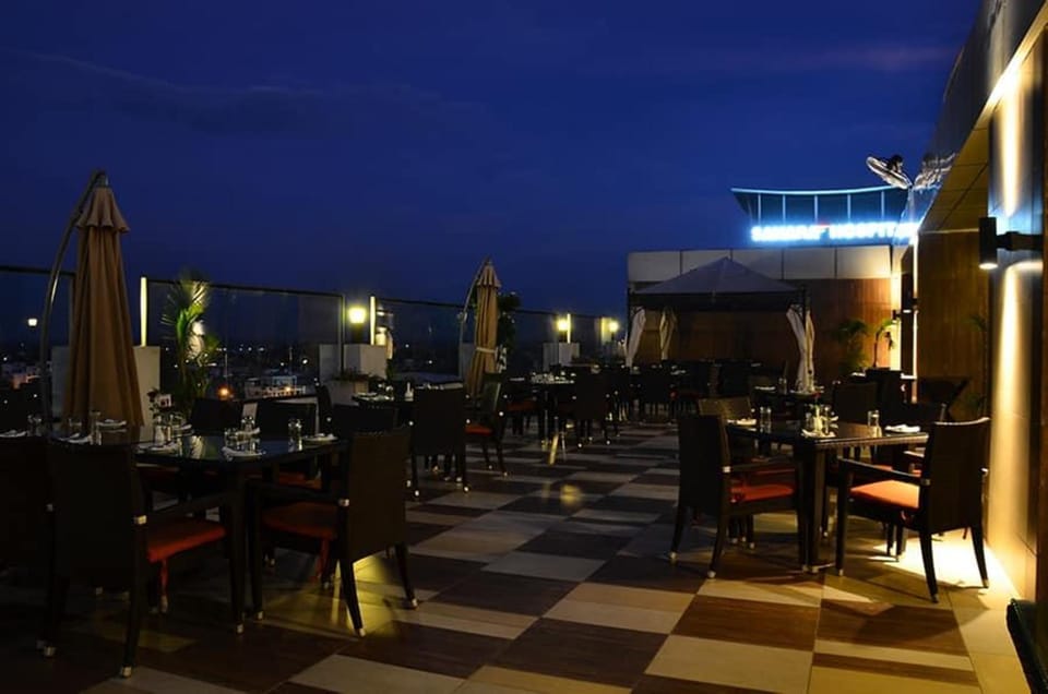 Hotel Lineage Hotel in Lucknow