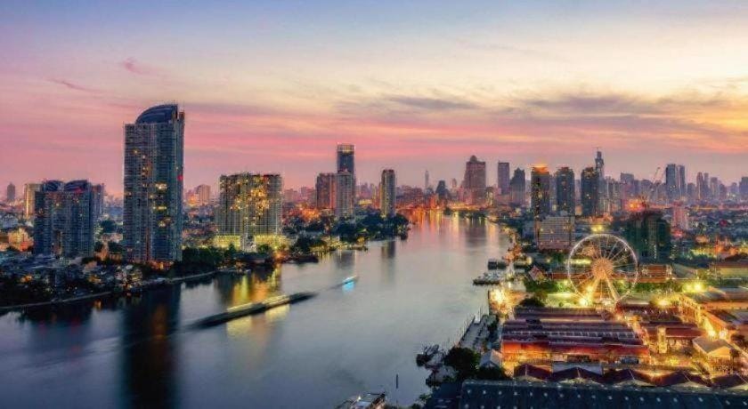 White House Asoke Sukhumvit 18 Hotel in Bangkok