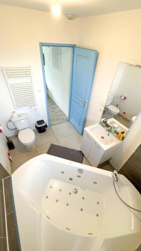 Business Room 10 minutes de Paris et Orly aeroport Hotel in Massy
