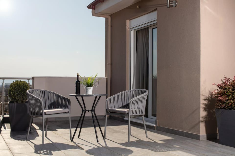 Piccadilly House Apartment hotel in Peloponnese, Western Greece and the Ionian