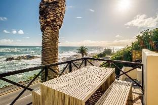 Camps Bay Holiday Apartment w Private Pool  CBT Palm Suite Hotel in Camps Bay