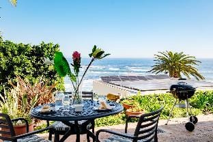 Holiday Apartment w Sea Views   Pool  CBT Suite Hotel in Camps Bay