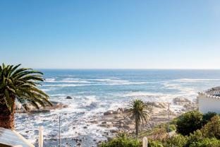 Holiday Apartment w Sea Views   Pool  CBT Suite Hotel in Camps Bay
