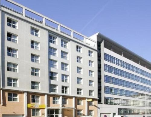 Chambre chez l'habitant Chatillon dans appartement partage avec d'autres visiteurs et espace journee Hotel in Malakoff