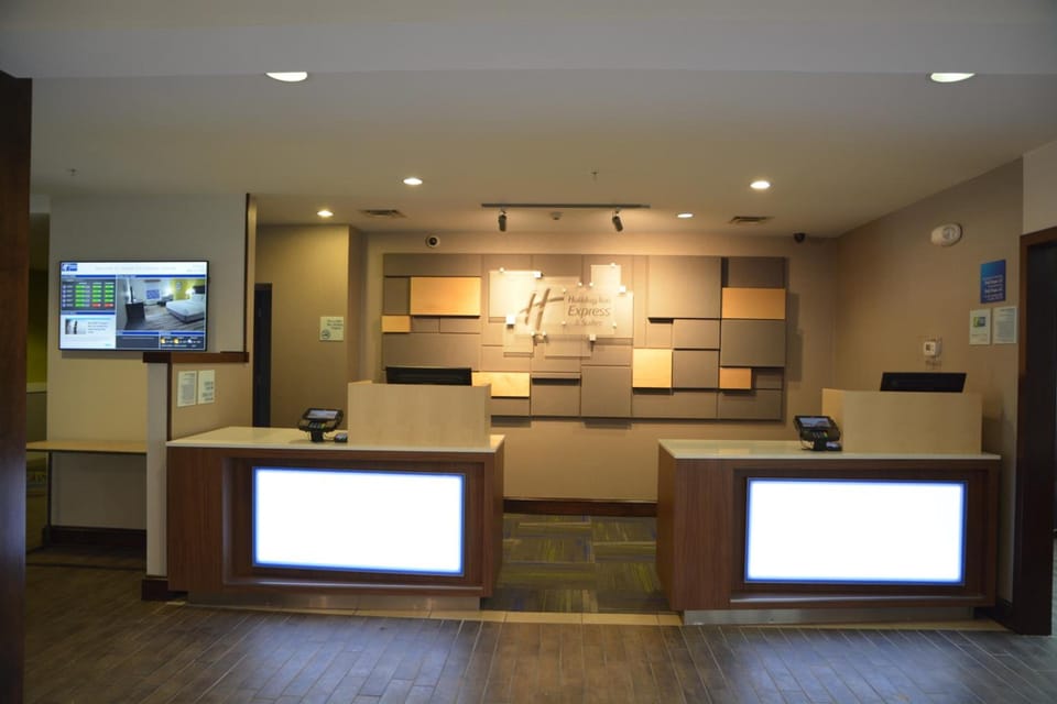 Holiday Inn Express & Suites Caryville By IHG Hotel in Caryville