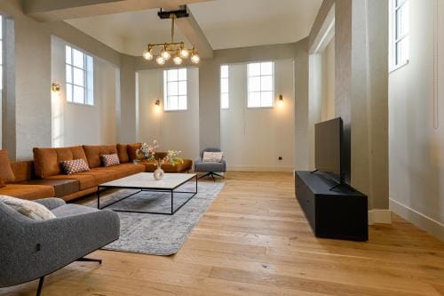 12A, Luxury & Unique, Cinema, Terrace, Stunning View, Central Location! Hotel in North Brabant (province)