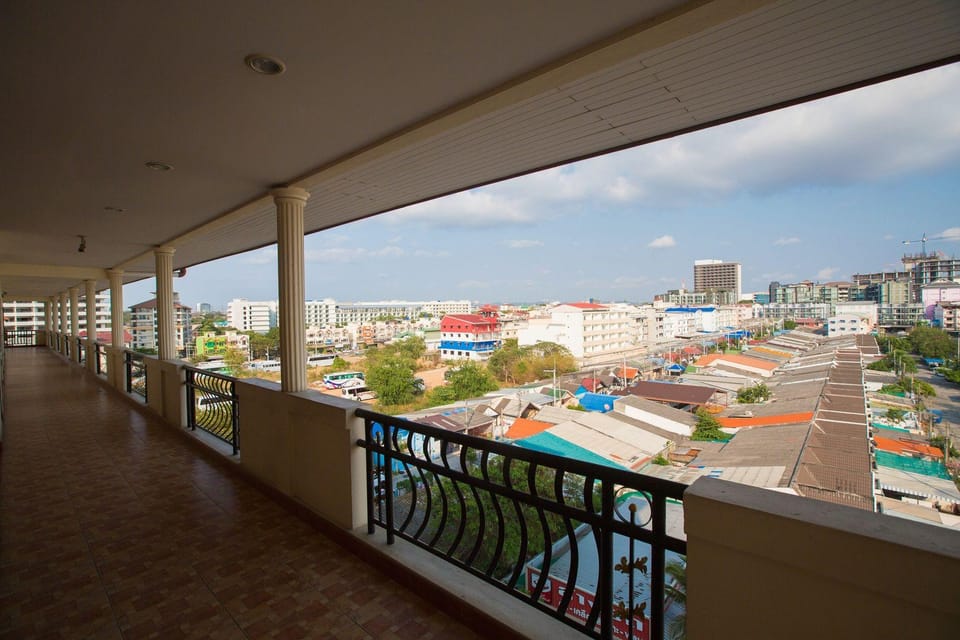 Navin Mansion 2 Apartment hotel in Pattaya City