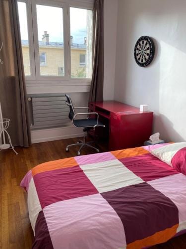 Neuilly-sur-Seine calme et lumineux. B&B. 3 chambres Hotel in Levallois-Perret