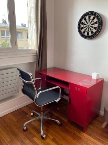 Neuilly-sur-Seine calme et lumineux. B&B. 3 chambres Hotel in Levallois-Perret