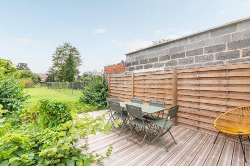 4 bedroom house with garden Hotel in Hauts-de-France