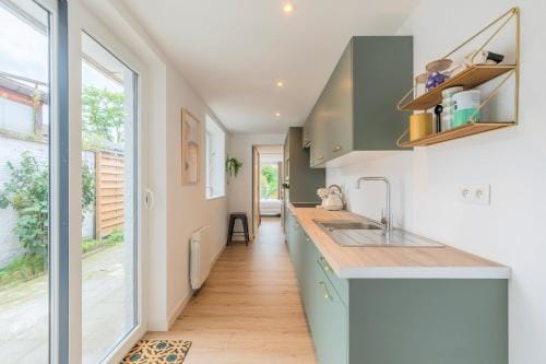 4 bedroom house with garden Hotel in Hauts-de-France