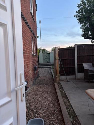 Santalijshoteliers private entrance RM 1B Hotel in Leicester