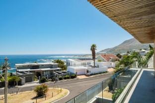 Spacious Holiday Villa w Private Pool   Garden  Serein Hotel in Camps Bay