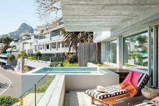 Modern Seaside Apartment w  Incredible Views  Lillamton Hotel in Camps Bay