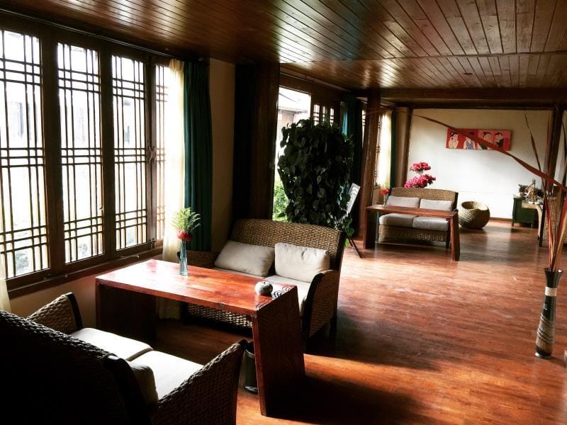 Bar/lounge